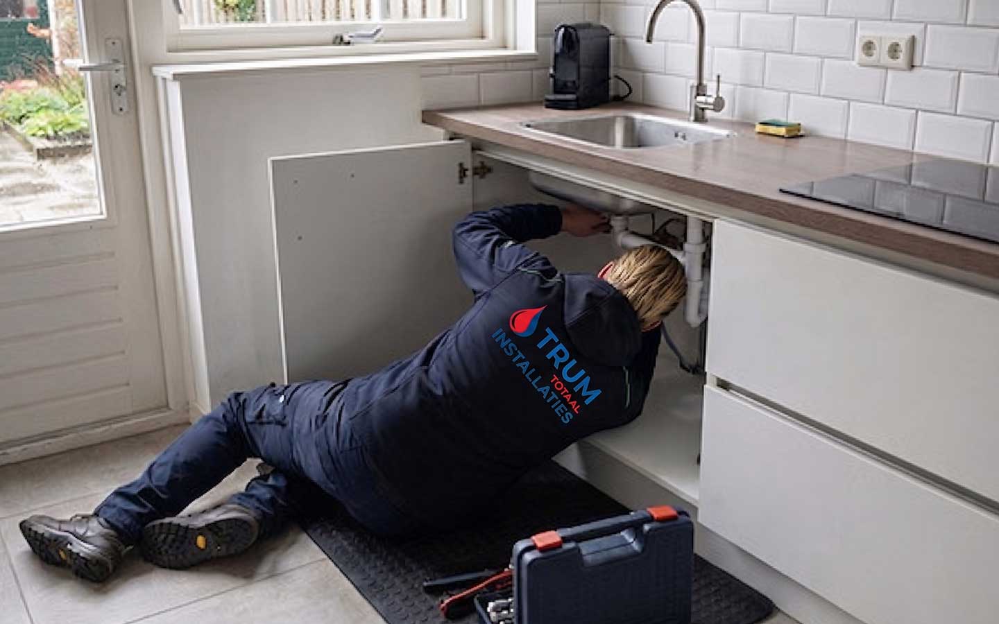 Afvoer-verstopping-keuken-opgelost-door-ervaren-loodgieter-Trum-Totaal-Installaties
